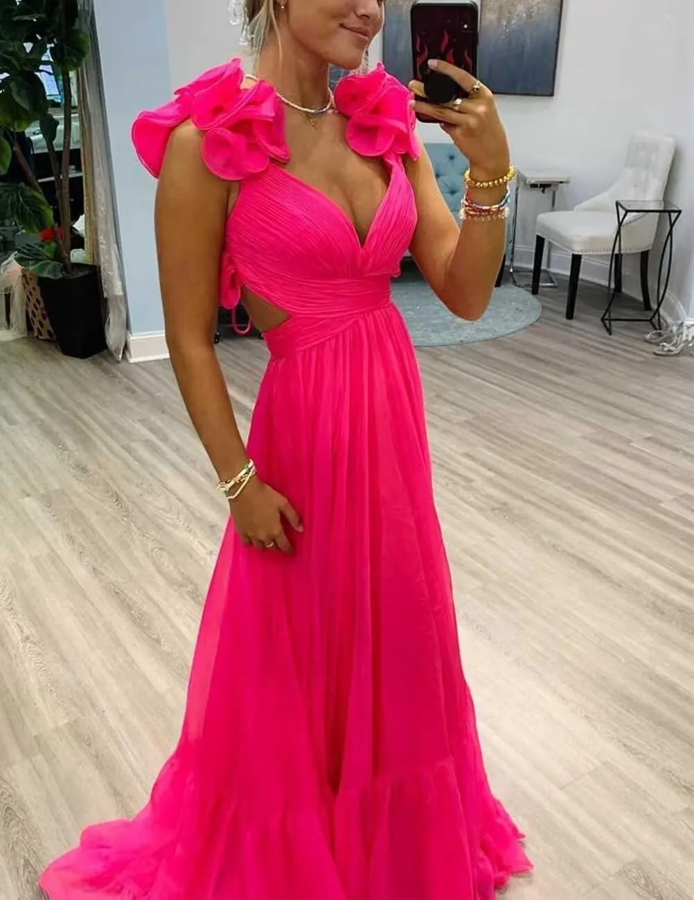 Women's Ruffle Chiffon Prom Dresses V Neck A Line Long Bridesmaid Dresses Tiered Backless Formal Evening Gown