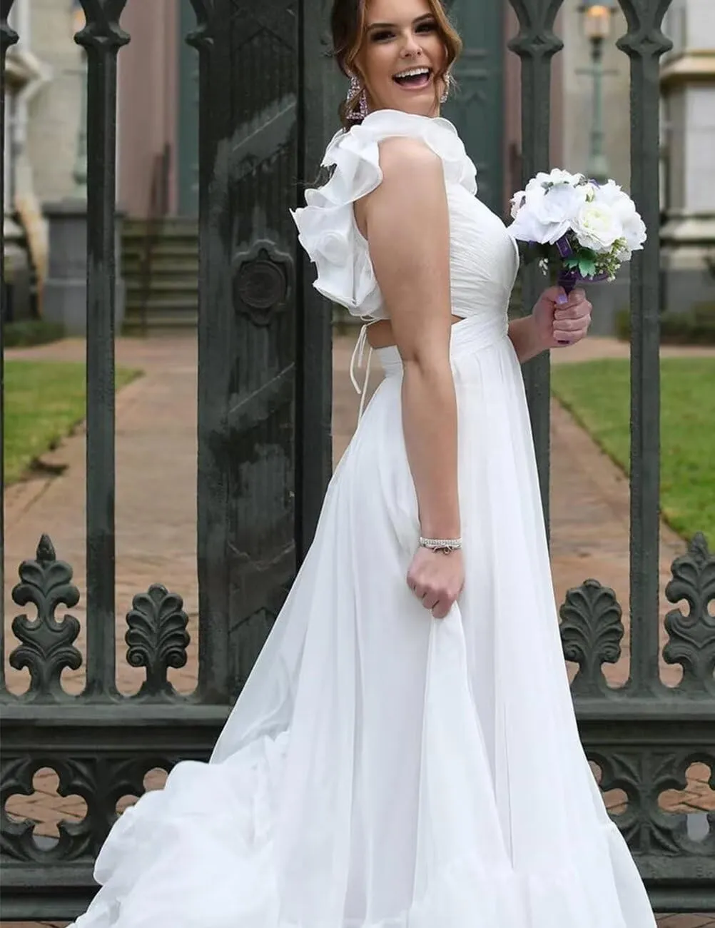 Women's Ruffle Chiffon Prom Dresses V Neck A Line Long Bridesmaid Dresses Tiered Backless Formal Evening Gown